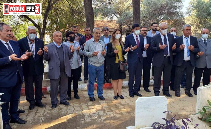 İlk kadın muhtar Gül Esin, mezarı başında anıldı