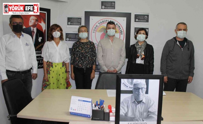 Koronaya yenik düşen Dr. Esat Ülkü, ölüm yıldönümünde anıldı