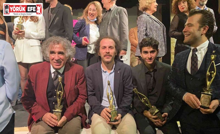 Kuşadası Belediyesi’nin Engelsiz Tiyatro Projesine ’Sosyal Sorumluluk’ ödülü verildi