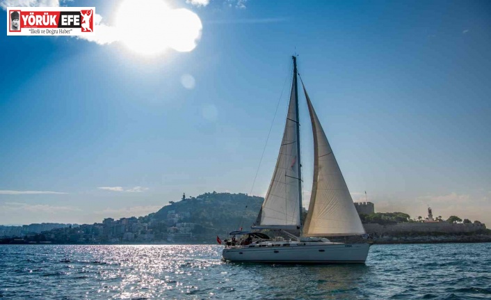 Kuşadası’nda 110 yelkenci Cumhuriyet için yelken bastı