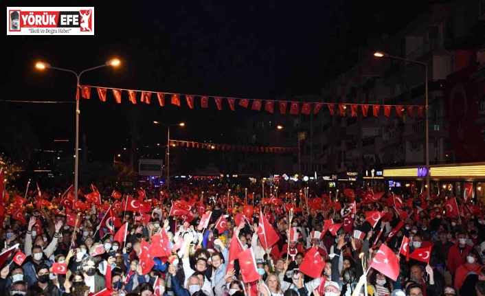 Kuşadası’nda Cumhuriyet Bayramı Coşkusu Sokağa Taştı