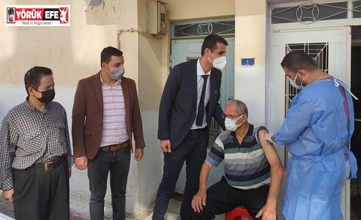 Kuyucak’ta vatandaşlar aşı olmaya ikna ediliyor