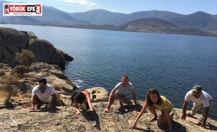 Latmos’ta tel ayakkabılarla küresel hareketliliğe dikkat çektiler