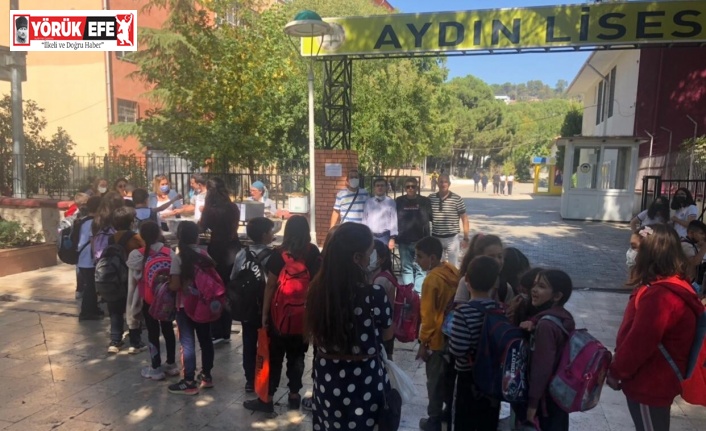 Lise arkadaşları doktor Özdemir’i unutmadı