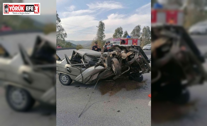 Renault otomobil kağıt gibi ezildi: 1 yaralı