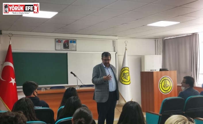 Tarihçi yazar Hayati İnanç mezun olduğu Aydın Lisesi’ndeki ’Kariyer Günleri’ne konuk oldu