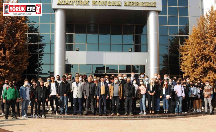 ADÜ Rektörü Aldemir, Aydın MYO öğrencileri ile bir araya geldi