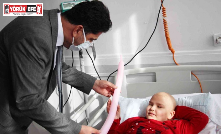 ADÜ Rektörü Prof. Dr. Aldemir, lösemili çocukları yalnız bırakmadı