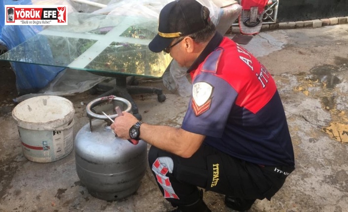 Alev alan mutfak tüpü panikletti