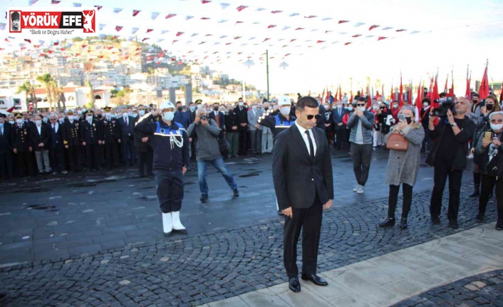 Atatürk, Kuşadası’nda törenle anıldı