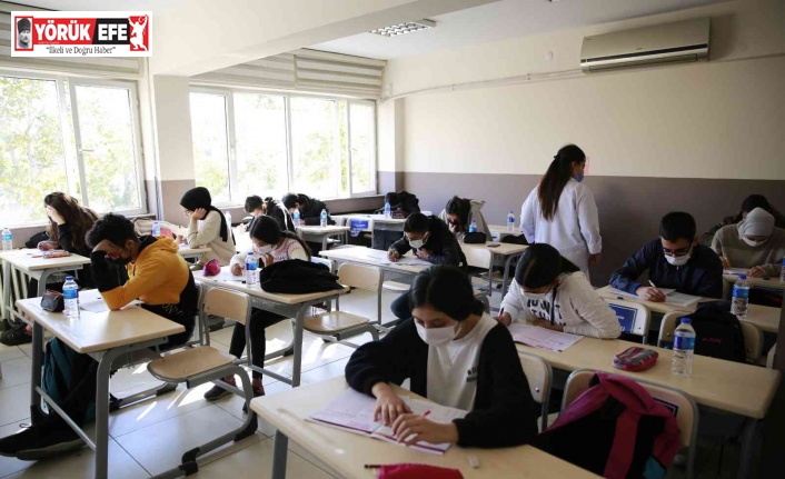 Aydın Büyükşehir Belediyesi, ücretsiz üniversite deneme sınavı düzenledi