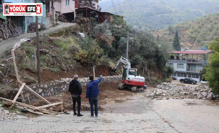Başkan Özcan, Işıklar Mahallesi’nde incelemelerde bulundu