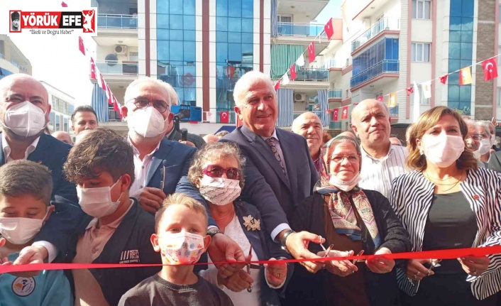 Efeler’de ikinci ’Kitap Kafe’ açıldı