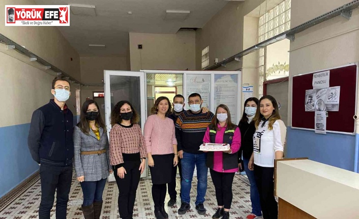 Germencik Belediyesi’nden öğretmenlere yaş pasta sürprizi