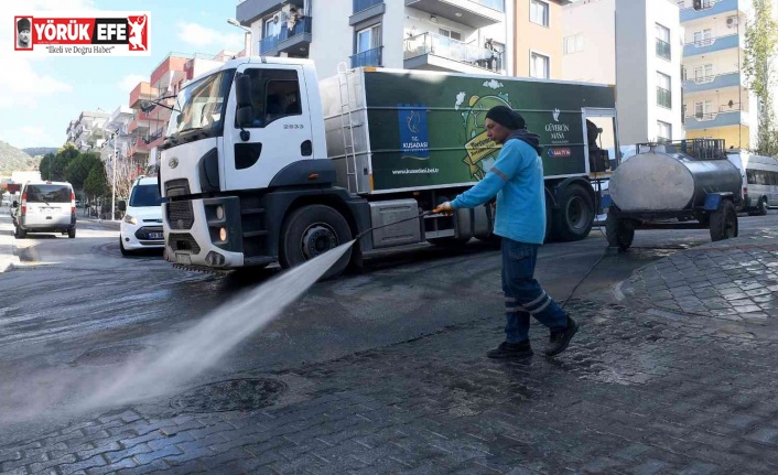 Kuşadası İkiçeşmelik Mahallesi’nde temizlik çalışması gerçekleştirdi