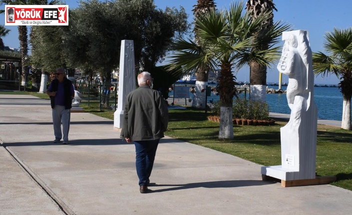 Kuşadası sahili sanata ev sahipliği yapıyor