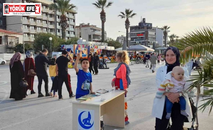 Kuşadası Ülkü Ocakları bin kitap dağıttı
