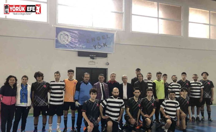 Adnan Menderes AİHL öğrencileri gönülden iletişim kurdu