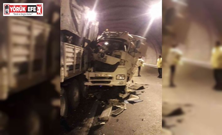 Aydın-İzmir Otoyolu’nda 3 ayrı noktada 6 araçlı kaza: 2 yaralı