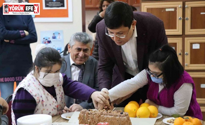 Başkan Özcan özel öğrencilerle Yerli Malı Haftası’nı kutladı