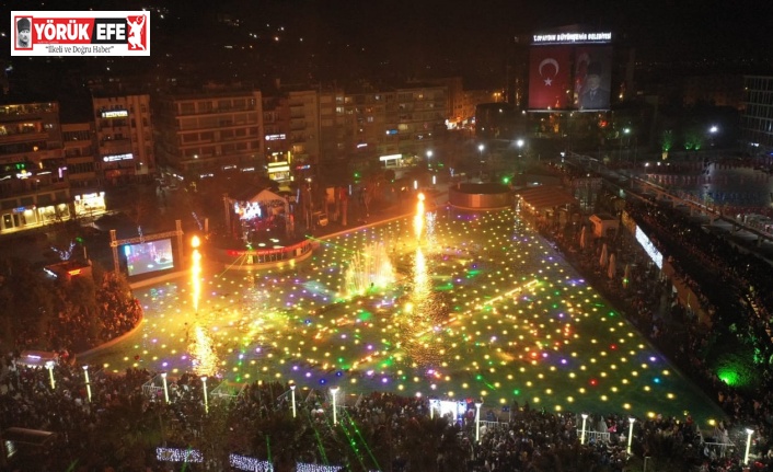 Büyükşehir’in yeni yıl kutlaması binlerce kişinin katılımı ile devam ediyor