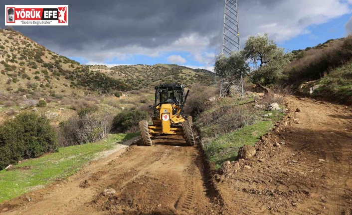 Efeler’den yağışlarla zarar gören yollara yoğun mesai