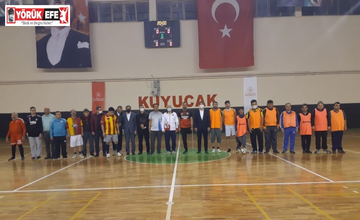 Kuyucak’ta futsal maçında dostluk kazandı