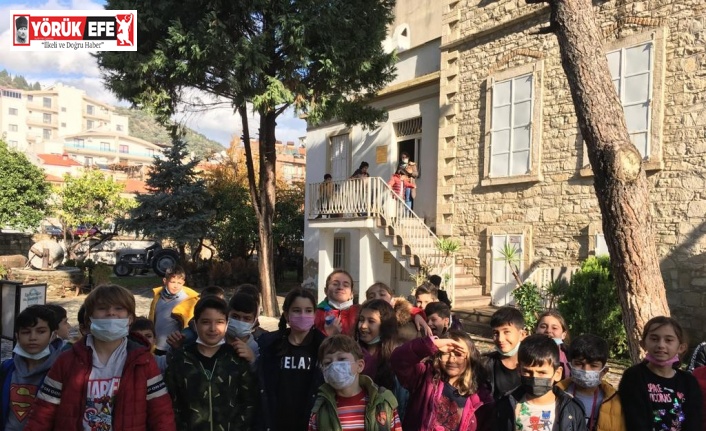 Söke’de öğrenciler Kent Müzesi’nde tarihi öğreniyor
