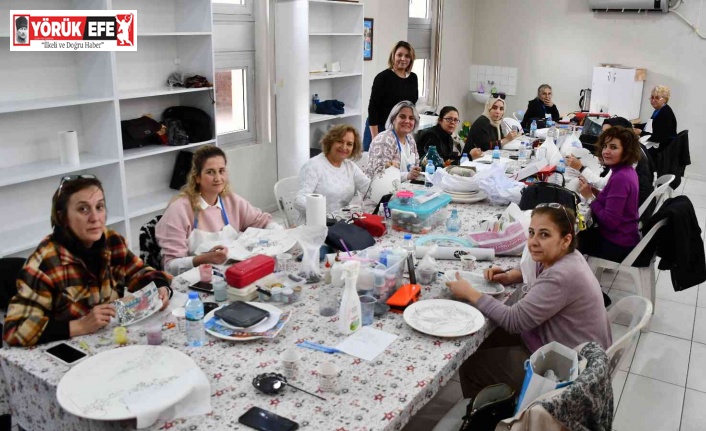 Söke’nin çinileri 117 bin liralık yardıma dönüştü