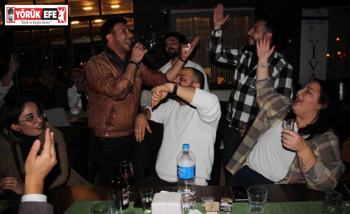 Aydınlı ünlü sanatçı Ateş kulakların pasını sildi