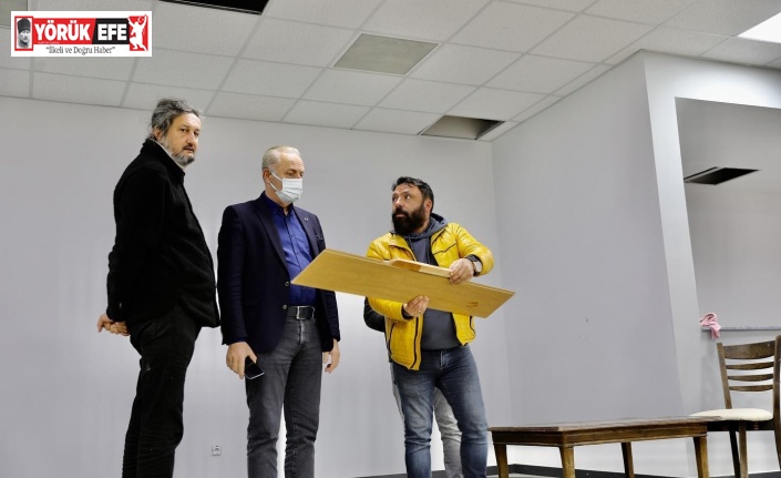 Başkan Atabay Amfi Tiyatro ve Gençlik Merkezi’ndeki çalışmaları denetledi