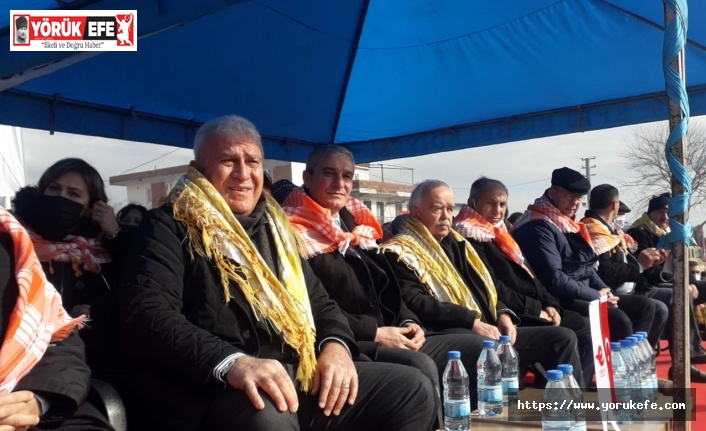 BÖLGEDEKİ GELENEKSEL DEVE GÜREŞİ EFELERDE FESTİVAL HAVASINI YAŞATTI…