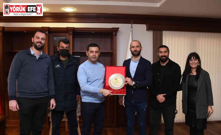 Davutlarspor’dan Başkan Ömer Günel’e teşekkür plaketi