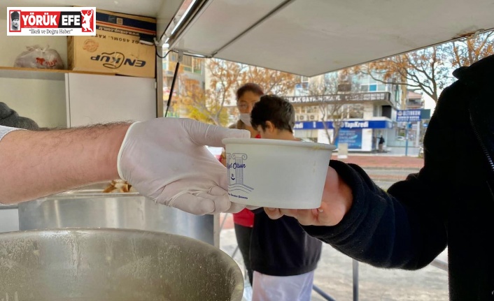 Didim Belediyesi, sıcak çorba servisi ile yüzleri güldürüyor