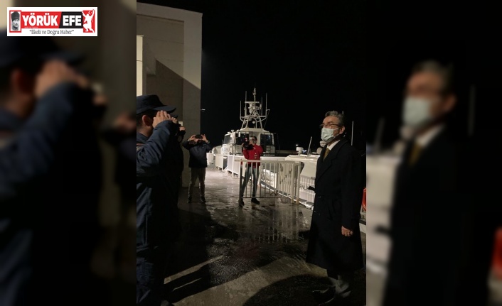 Kuşadası Kaymakamı Yücel, yılbaşı gecesi güvenlik noktalarını gezdi