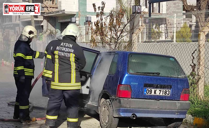 Park halindeki otomobil yandı