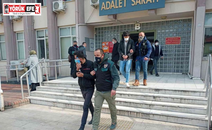 Tatilci görünümlü uyuşturucu tacirleri Aydın polisini geçemedi