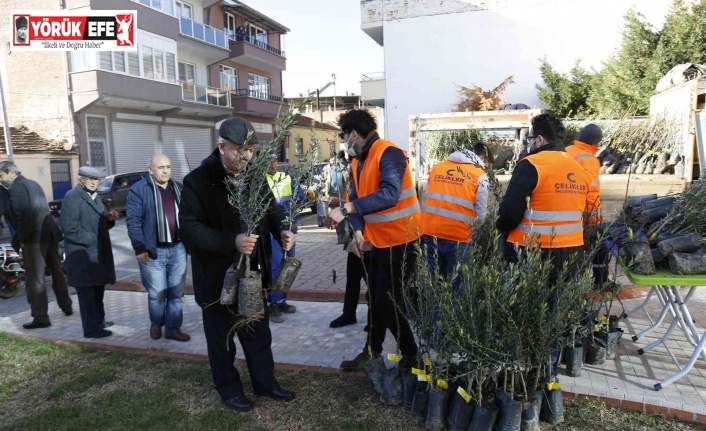 Üreticilere ’Geleceğe Nefes Ol’ sloganı ile binlerce fidan dağıtıldı