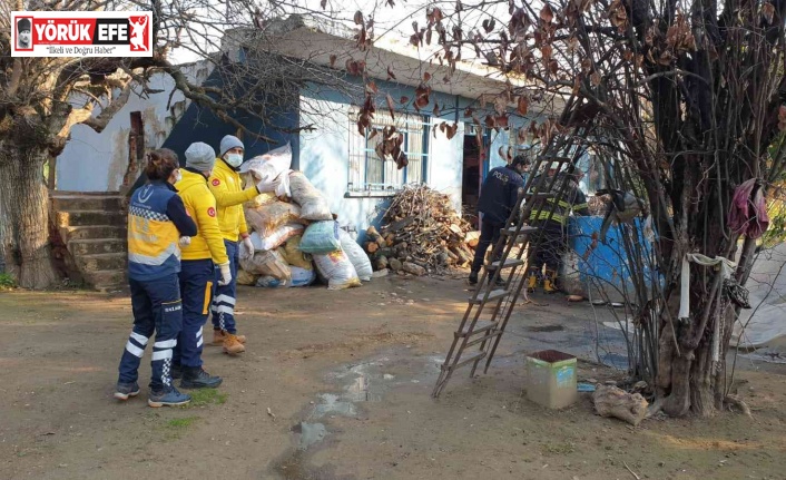 Alev alan piknik tüpü evi yakıyordu