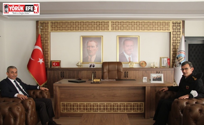 Başkan Kaplan yeni makam odasında ilk misafirini ağırladı