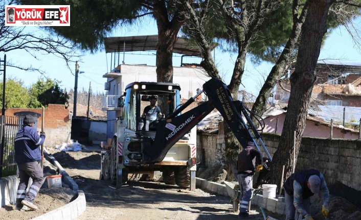 Efeler, öğrenciler için yolu yeniledi