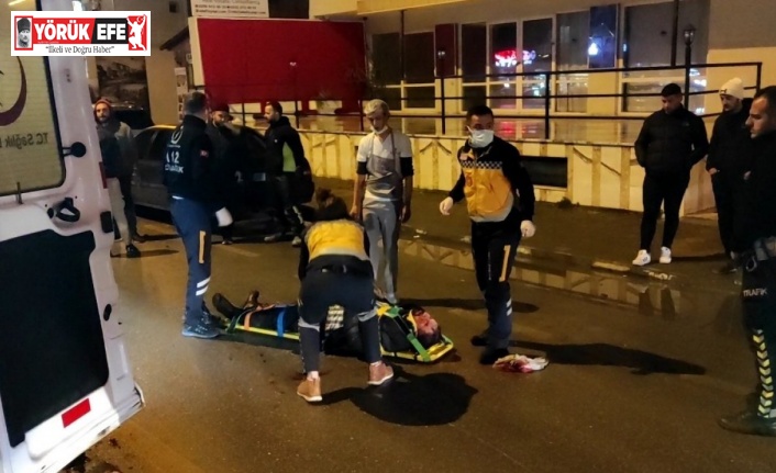 Kaza yapan aracın kırdığı taşlara çarparak takla attı