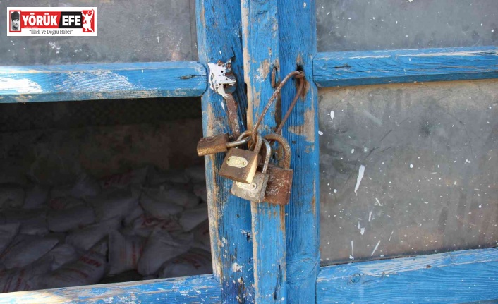 Tahta kapıdaki 4 kilit görenleri gülümsetti