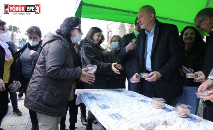 Didim Belediyesi, Kandil simidi dağıttı