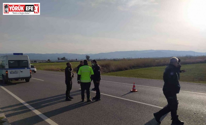 Eşiyle tartıştı, seyir halindeki arabadan atladı