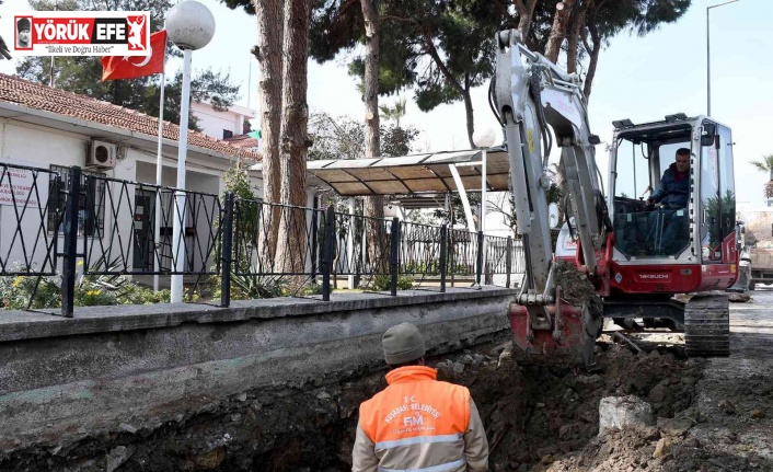 Kuşadası’ndaki tarihi çarşıda yenileme çalışmaları sürüyor