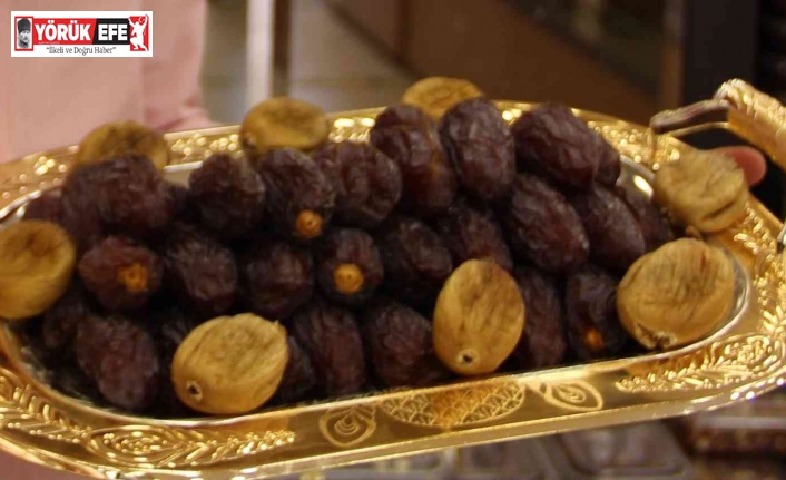Ramazan ayının sembol ürünlerinden hurma, tezgahlarda yerini aldı