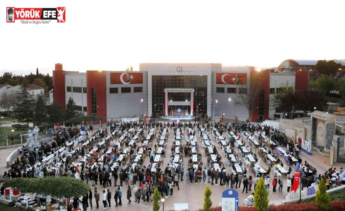 ADÜ Ailesi geleneksel iftar yemeğinde bir araya geldi