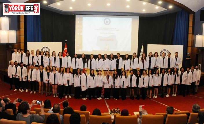 ADÜ’de fizyoterapistler beyaz önlüklerini giydi