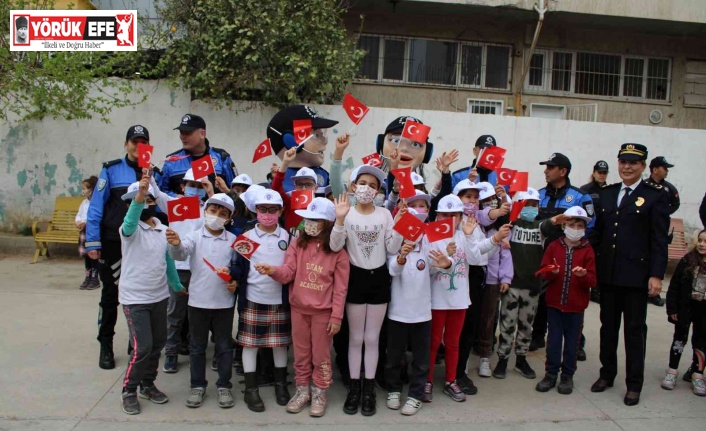 Aydın İl Emniyet Müdürlüğü’nden minik öğrencilere sürpriz